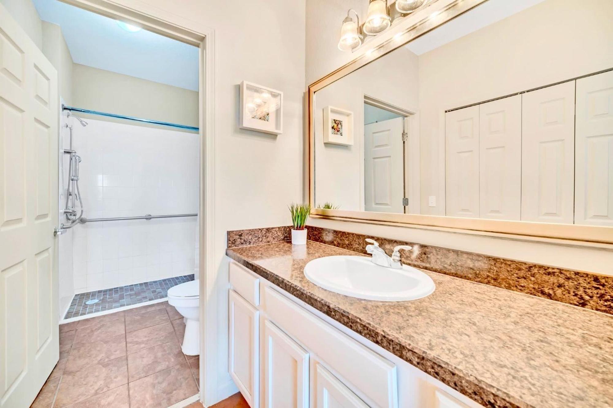 אורלנדו Spacious 2Br Condo With Pool & Hot Tub, Near Disney! מראה חיצוני תמונה